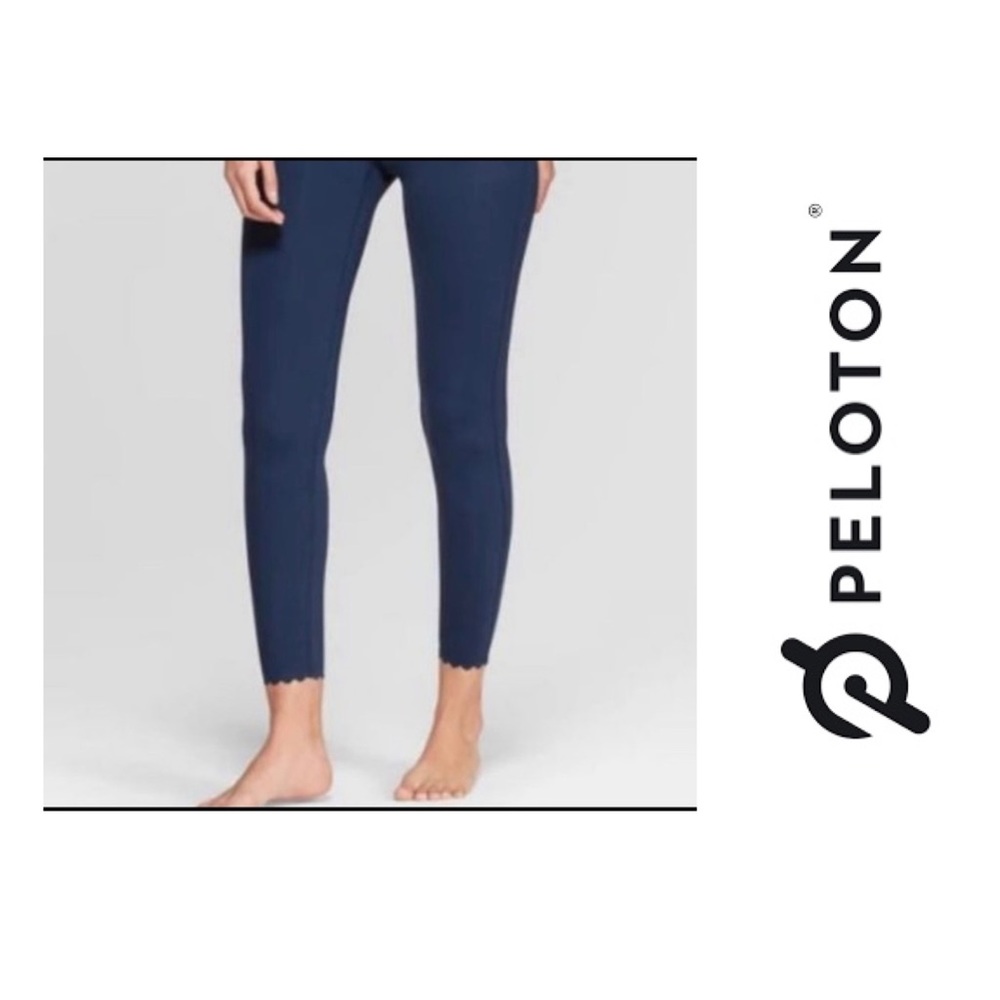 SOLD Peloton scallop edge navy blue Leggings S